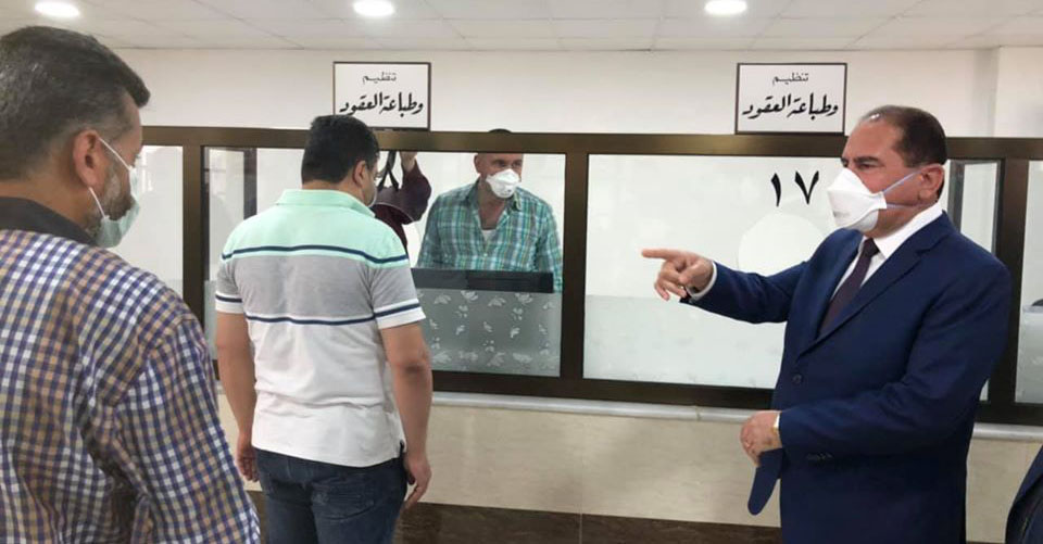 الوزير حمود يتفقد سير استئناف العمل والإجراءات الاحترازية المتبعة في مديرية نقل دمشق